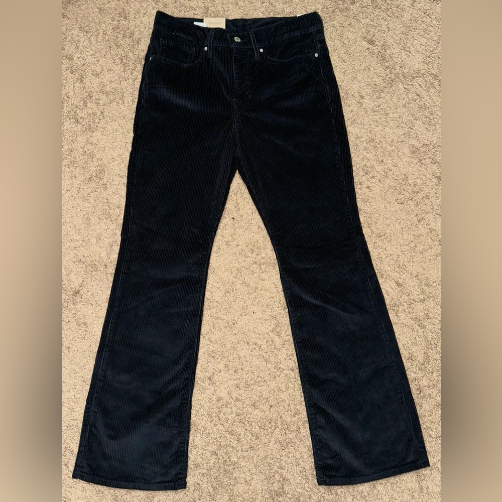 NWT Levi Womens BootCut Corduroy Jeans (Size 30X30)